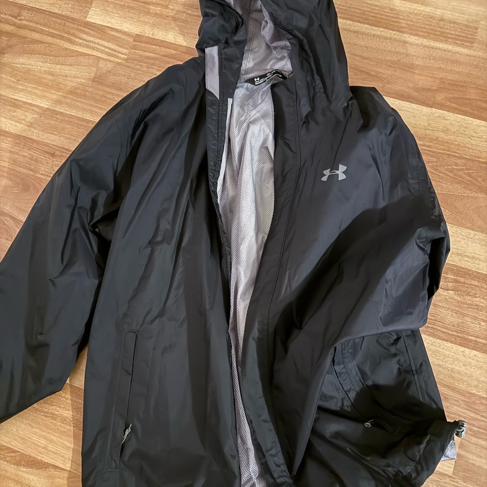 Under Armour Men's Black Hooded Rain Jacket